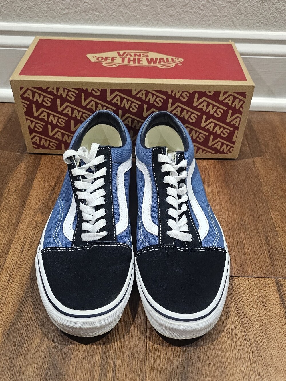 Vans Old Skool Navy Blue Black Canvas Sneakers Men's 7.5 / Women's 9, Box